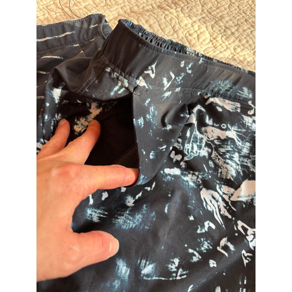 VRST Mens Slim Fit Shorts Bundle 2pk Navy Stripe Black Abstract Marble Large - Picture 8 of 10